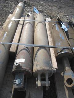 Set of Hydraulic Rams 34" Centre to Centre.