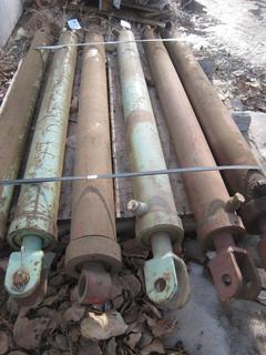 (2) Mismatched Hydraulic Rams.