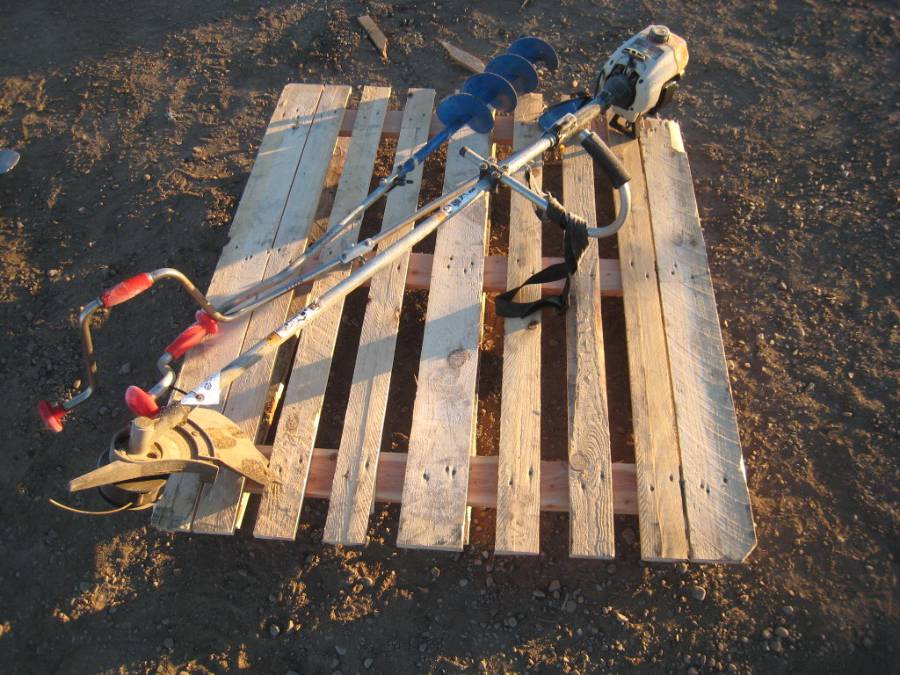 High River, AB – December 16, 2020 - Calgary Regional Auction Centre - Absolute Public Online Auction - Consignment Sale - Day 2 - Office Furniture 