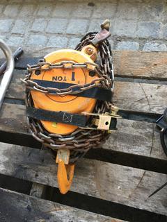 1 Ton Chain Fall.