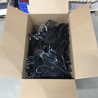 Quantity of Top Hangers.