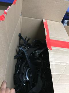 Quantity of Top Hangers.