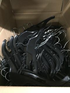 Quantity of Top Hangers.