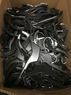 Quantity of Top Hangers.