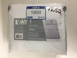 VCNY 3-pc Queen Size Duvet Cover Set, White.