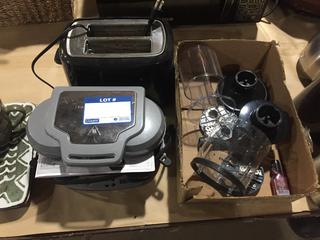 Toaster, Hamilton Beach Dual Breakfast Sandwich Maker & Chefman.