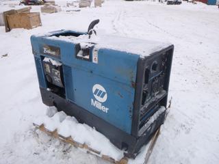 Miller Welder, Model Bobcat 225, Showing 2,611 Hrs, Single Phase, S/N KH401726, C/w Onan P216 Gas Engine * NOTE: Running Condition Unknown (Row 1)