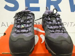 (1) Pair of Wolverine Woman's Steel-Toed Shoes, Size 5.5 (E2)