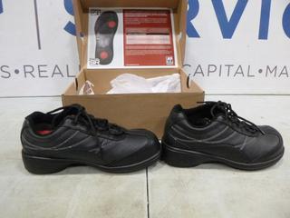 (1) Pair of Kodiak Woman's Steel-Toed Shoes, Size 5 (E2)