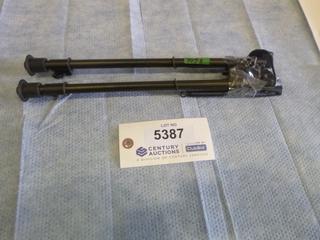 Extending Rifle Bi-Pod, 35.5 cm to 60 cm (Upstairs)