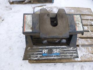 Reese Fifth Wheel Hitch, Part 30033 (Row 3)