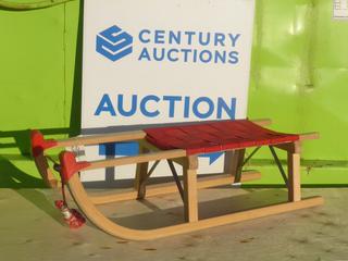 2020 Unused Gloco Davos One Seater Sled c/w Metal Runners, Pull Rope, Rated 150 KG, 90 CM, Manufactured In Germany (N-2-3)