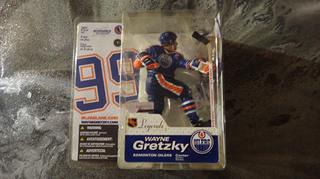 McFarlane NHL Legends Series 2 Edmonton Oilers Wayne Gretsky Figurine, **Unopened** (Upstairs)