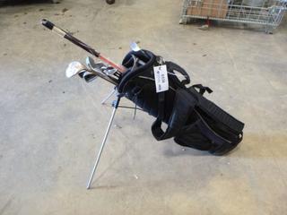 (1) Set of Right-Handed Clubs and Golf Bag