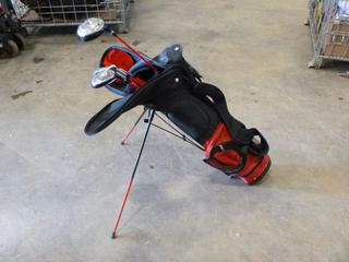 (1) Set of Right-Handed Clubs and Golf Bag