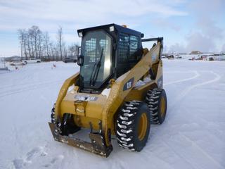 2010 CAT 252B Skid Steer c/w 2 Speed, Showing 1,429 Hours, 12x16.5 12 PLY Tires at 90%, Beacons, Aux Hydraulics, Manual Disconnect for Attachments, SN CAT0252BTTNK00483