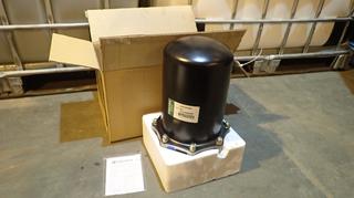 Fleetrite Air Dryer. PN FLTAD9685 *Note: Item Located At 6802 39ST LEDUC, For More Information Call Eugene @780-566-1831*