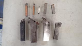 (2) 1in X 1in Turning Tools C/w Cutter Tools And (2) 1 1/2in X 1 1/4in X 6in Cutter Tool Holders
