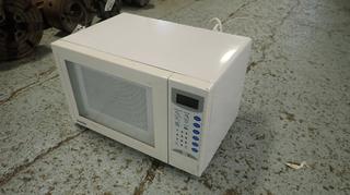 Danby DMW602W 700W 120V Microwave