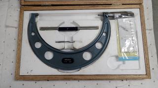 Mitutoyo 6in-7in Outside Micrometer C/w 7in Inside Micrometer