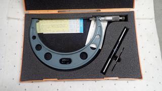 Mitutoyo 6in-7in Outside Micrometer C/w 6in Inside Micrometer