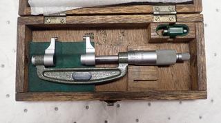 Mitutoyo 1in-2in Outside Micrometer C/w 1in Inner Micrometer And Case