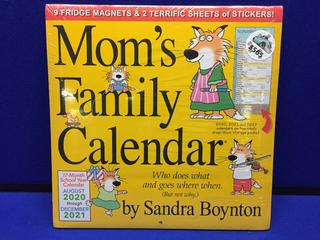 Moms Family Calendar 17 Month Calendar (Aug 2020 - Dec 2021).