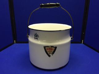 Opal Stainless Steel Enamel Pot 7 Litre.