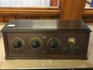 Silvertone Neutrodyne King-Hinners Model 25 Standard 5 Tube Radio.