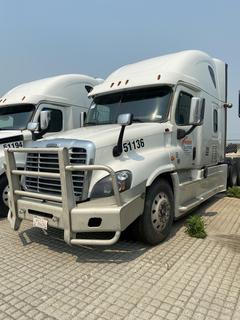 2017 Freightliner Cascadia Truck Tractor 6X4 Drive c/w Detroit DD15 14.8L Engine, Air & Hydraulic Brakes, Sleeper Cab, Showing 1,315,821 KMS, Unit # 51136, VIN 3AKJGLDRXHSJC3222.