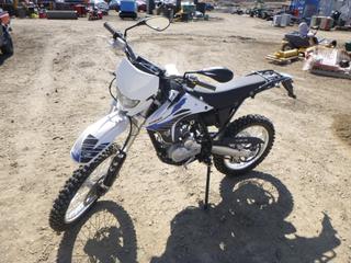 2015 Pitster Pro XTR 250 Dirt Bike c/w 80/100-21 Front Tire, 100/90-18 Rear Tire, VIN A2BDR583AFJ016533 (East Side Warehouse)