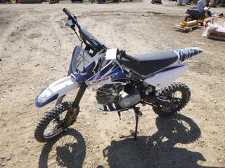 2015 Pitster Pro 140R Dirt Bike c/w 80/100-12 Front Tire, 60/100-14 Rear Tire, VIN A2BDR363VFJ016540   (East Side Wearhouse)