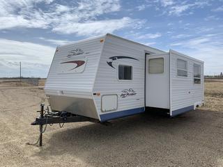 2005 Jayco 31 BHS Jay Flight T/A Travel Trailer C/w Single Slide Out, Fridge, Freezer, Stove/Oven, Microwave, Rear Bunk House, Awning VIN 1UJBJ02R651EM0200 *Located At Satellite Yard*