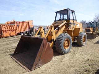 1981 Case W20B Loader c/w 6,220 Hours, Cab, A/C, Heater, 94 In. Clean Up Bucket, 17.5-25 Tires, SN 9142863 *Note: No Brakes*   (East Fence)