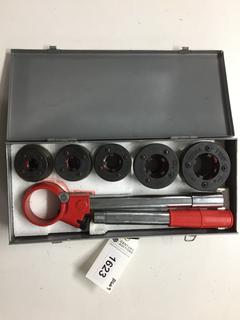 Shen Wei 3/8"-1-1/4" Ratchet Die Stock Set.