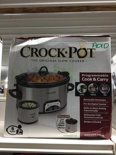 6-Quart Cook & Carry Crock Pot.