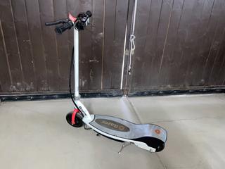 Razor E200 Electric Scooter c/w Charger.