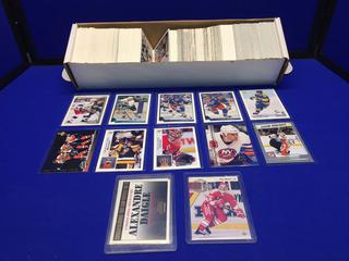 Approximately (800) Assorted Hockey Cards, 1992-94 Upper Deck, Mikael Nylander, Paul Kariya, Pavol Demtra Rookie Cards. 1992-95 Pinicale, Mario Lemieux Con Smyte Trophy. 2000 O-Pee-Chee Martin Brodeur High Lights.