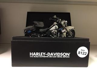 Harley-Davidson 1:12 Scale Authentic Diecast Metal Replica.