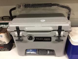 Truck Gear Roto-Molded Cooler 20 Quart, 18.9L.