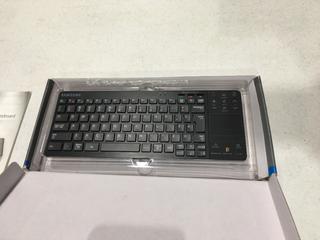  Samsung VG-KBD2000/ZC Wireless Keyboard.