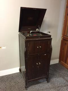 Victrola Antique Record Player.