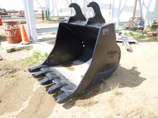 Craig Heavy Duty Digging 52 In. Bucket, 3,560 lbs., Part 171994-0003, Fits EC380DL Excavator, SN T12040132, *Note: Repaired, Crack in Bottom*