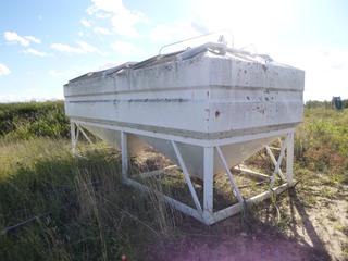 Twin Hopper Fertilizer/Seed Blender *Located Off Site Near Dunstable, AB, For More Information Contact Connor At 780-218-4493*