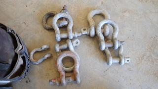 Qty Of Assorted Size Shackles