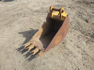 John Deere 18in 5.1 CUFT Dig Bucket C/W To Fit John Deere Loader Backhoe