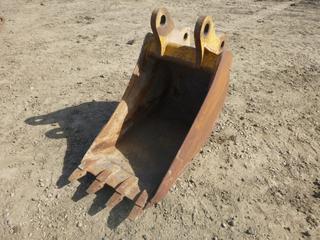 John Deere 18in 5.1 CUFT Dig Bucket C/W To Fit John Deere Loader Backhoe