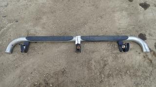 (1) Running Board To Fit Pickup Truck