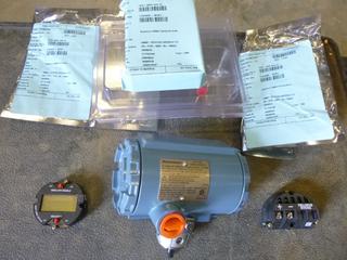 Rosemount 8800D Transmitter Head, Rosemont 8800D Transmitter Block, Rosemount 8800D LCD Display (D2)