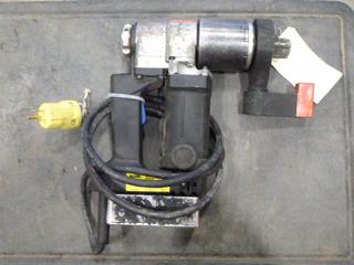 Tone Torqon Torque Control Wrench *Note: Working Condition Unknown* (E-1) 